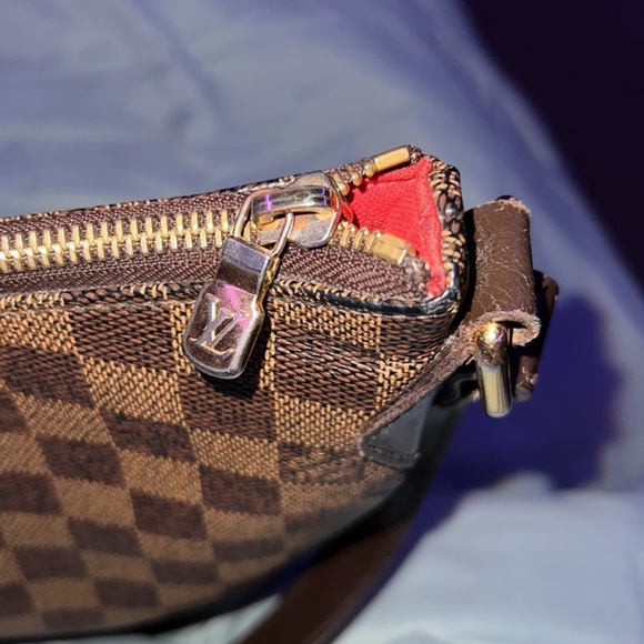 LV Bloomsbury crossbody - Picture 7 of 9